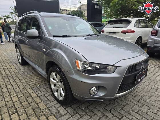 MITSUBISHI OUTLANDER 3.0 GT4 4X4 V6 24V GASOLINA 4P AUTOMÁTICO MITSUBISHI OUTLANDER 3.0 GT4 4X4 V6 24V GASOLINA 4P AUTOMÁTICO